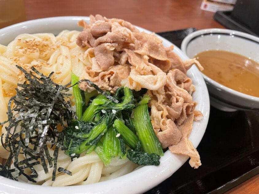 【鹿児島・丸亀製麺】期間限定「豚つけ汁うどん」を食べ比べ!濃厚魚介VS旨辛、どっちがおすすめ?