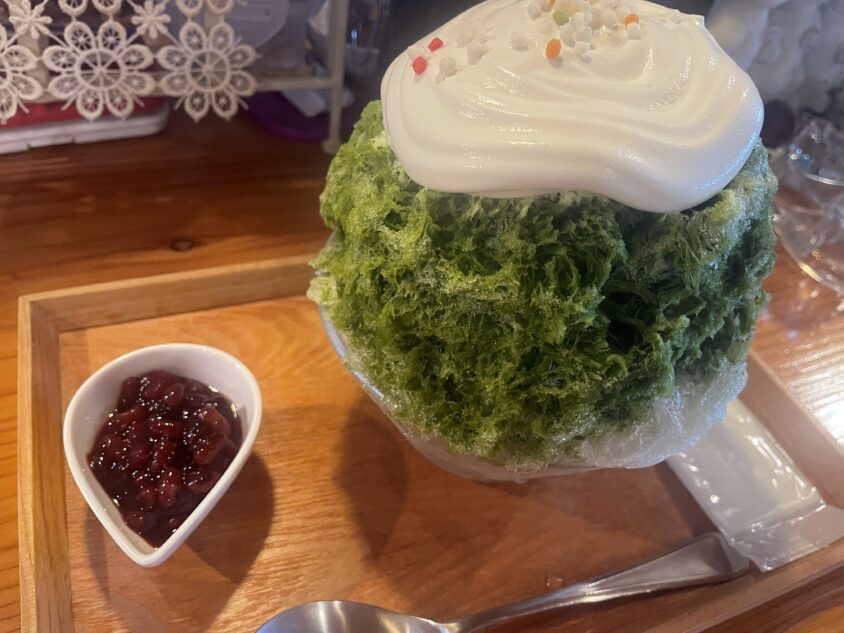 【鹿児島・霧島市・かき氷】「カフェ&雑貨 フルール」でふわふわかき氷!抹茶クリームは最後まで驚きたっぷり
