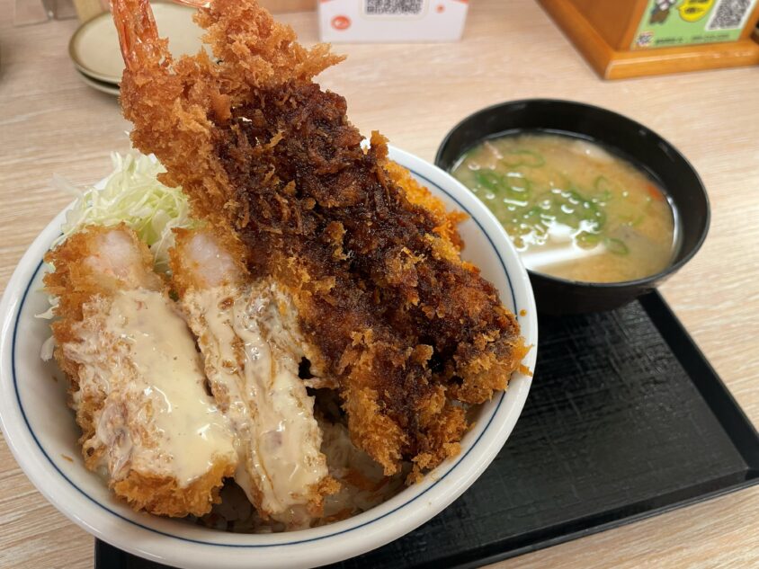 【鹿児島・かつや】海老トリプル丼を実食レビュー!値段・ボリューム・3種の海老の味を紹介